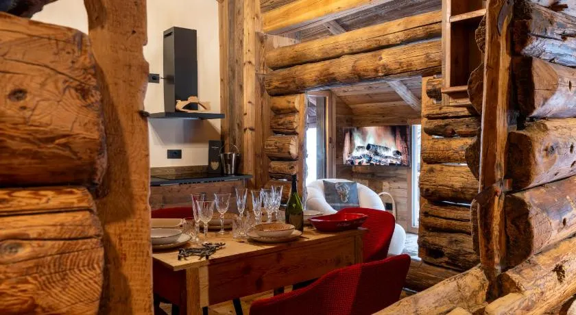 Cozy Rascard in the Alps with Stunning Views for a Peaceful Getaway in Valle d'Aosta, Italy - Image 1