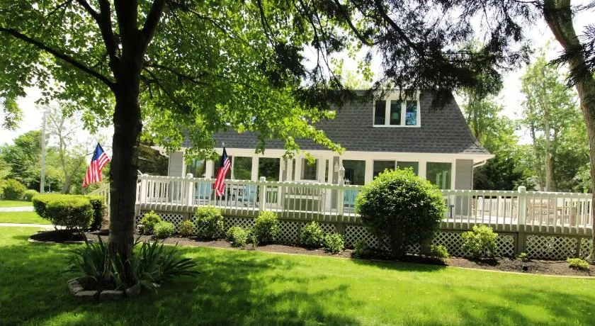 Second Floor Condo - Pool - 4 Bedrooms - Image 1