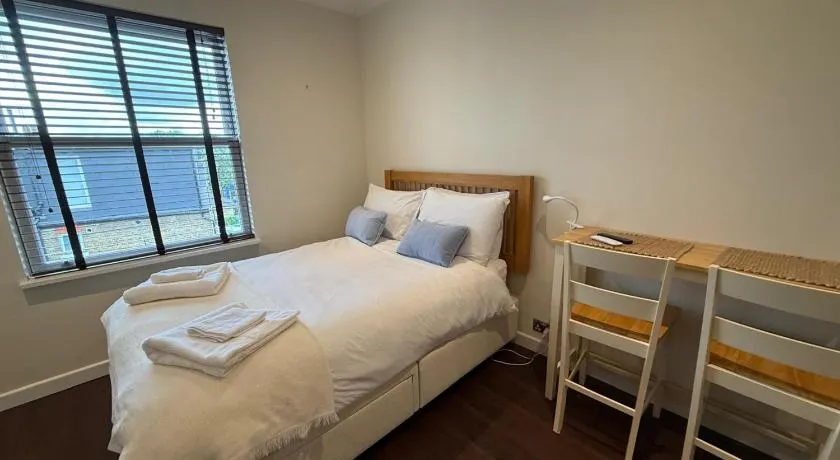 Pass the Keys Modern Elegant Studio 20 Minutes to Central London - Image 1