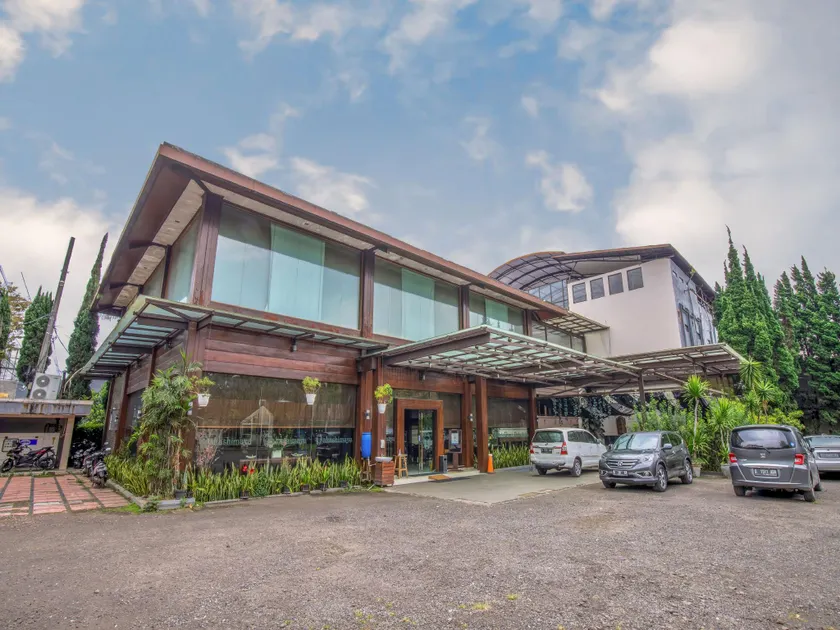 Takashimaya Hotel & Convention - Image 1