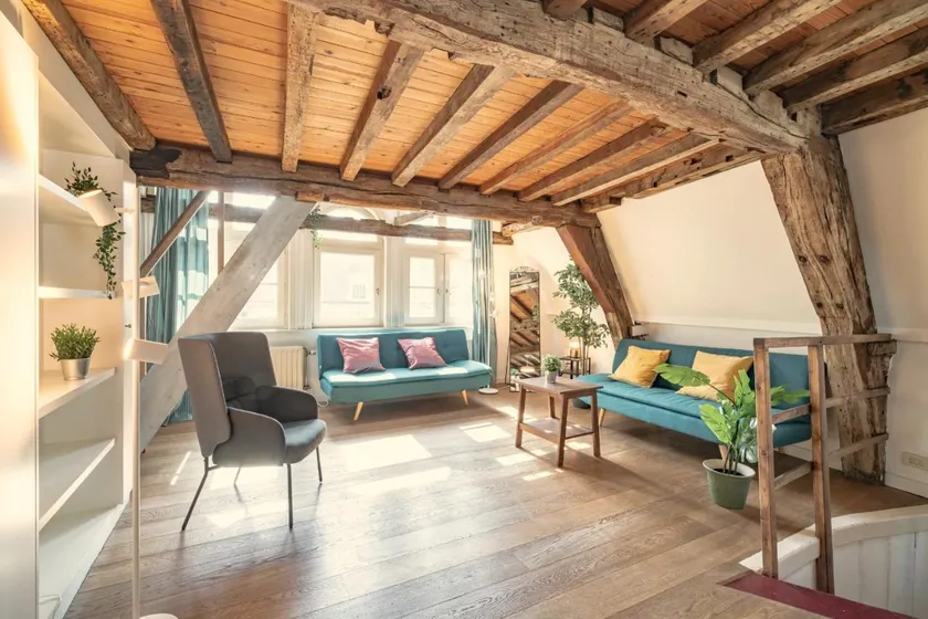 Spacious Duplex in Antwerp Old Town - Image 1