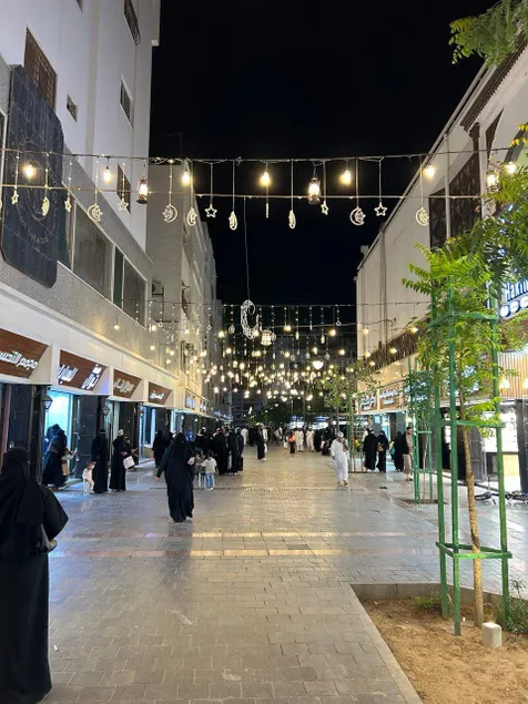 MADINAH DELUXE HOTEL - Image 1