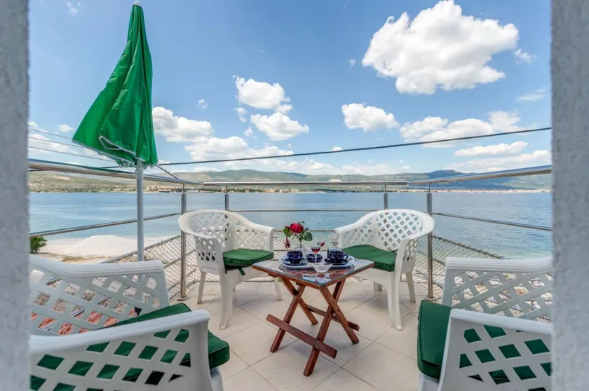 Apartment Marbe M1 Arbanija, Island Ciovo - Image 1