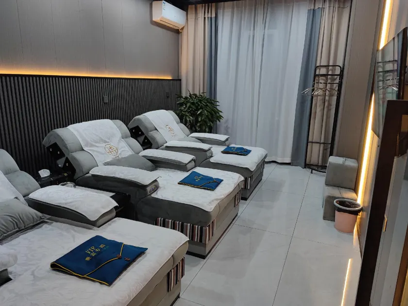 Qixi Hotel - Image 1