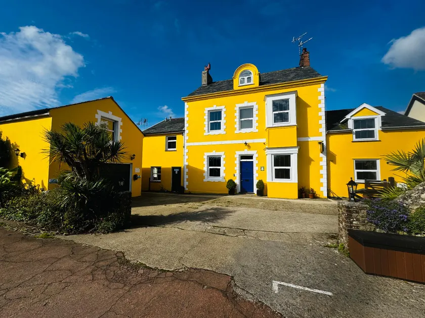 Watermead House - Image 1