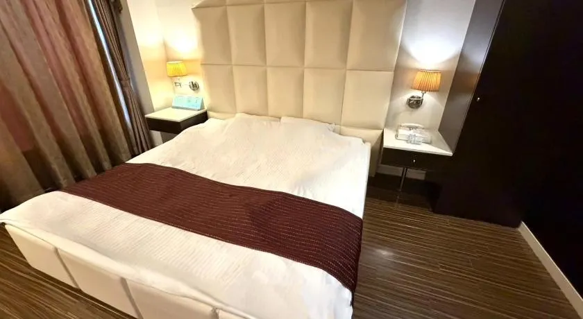 HOTEL Le Grand - Image 1