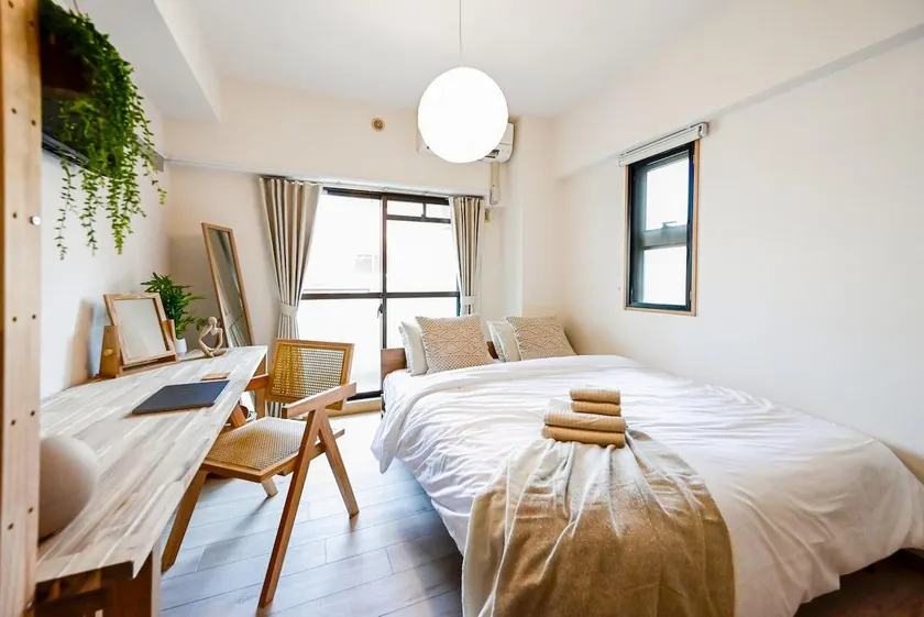 New! 7 Top floor Japandi loft in Prime Location - Image 1