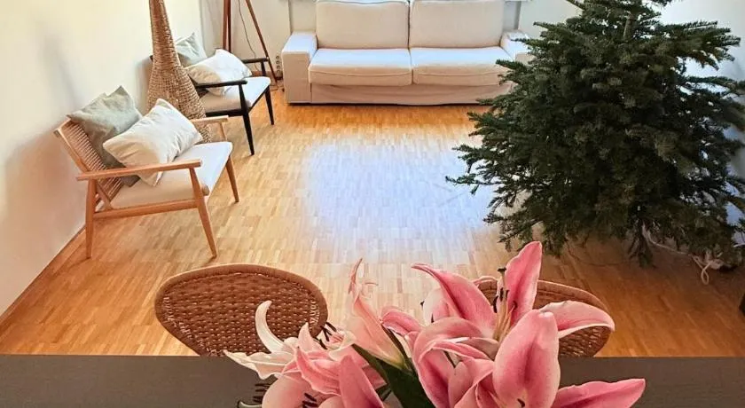 Very nice flat 80 meter from SBB - Image 1