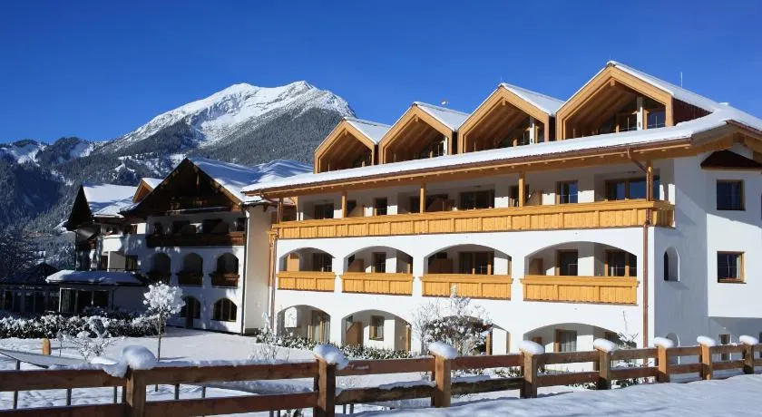 Hotel Alpen Residence - Image 1