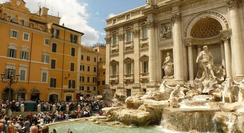 Aida Trevi Fountain Rome - Image 1
