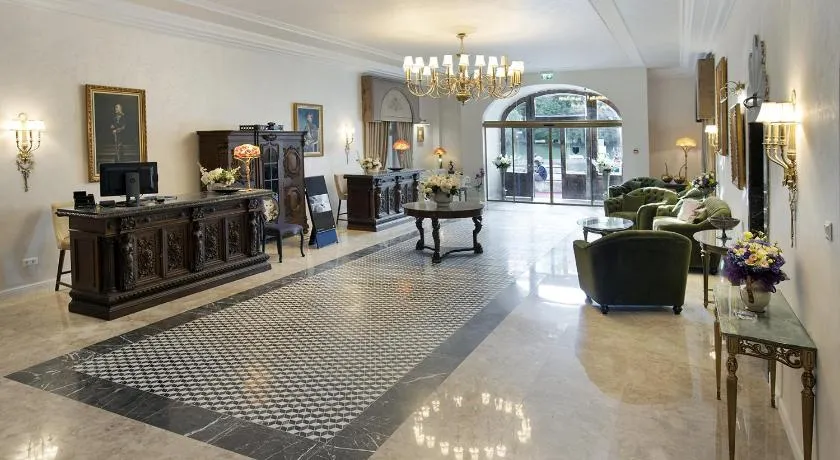 Hotel Caraiman - Image 1