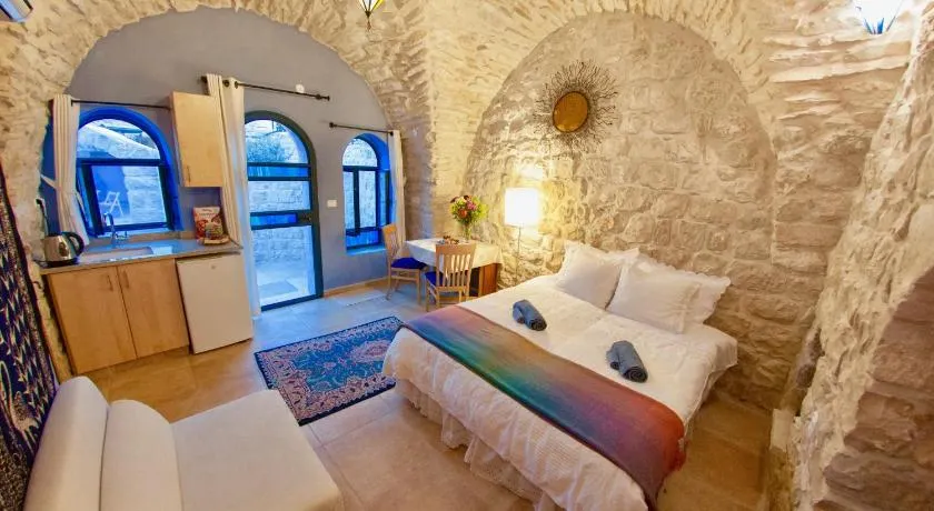 Artist Quarter Guesthouse B&B - Image 1