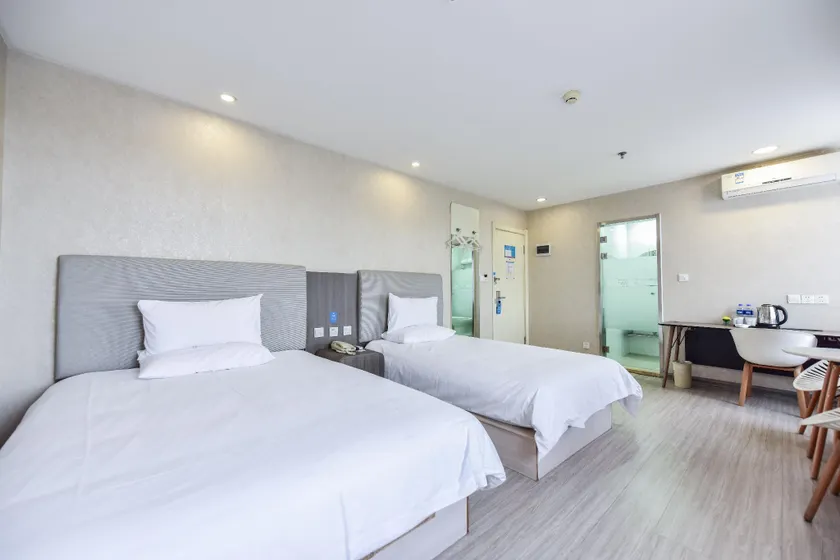 Yiju Hotel (Harbin Hadong Wanda Plaza Meteorological Station Subway Station) - Image 1