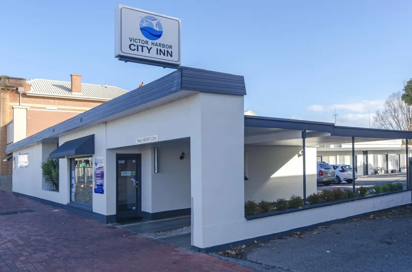 Victor Harbor City Inn - Image 1