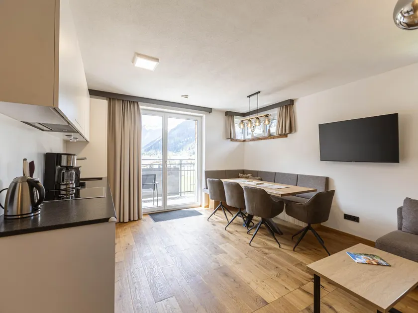 Apartment in Tyrol with hot tub - Image 1