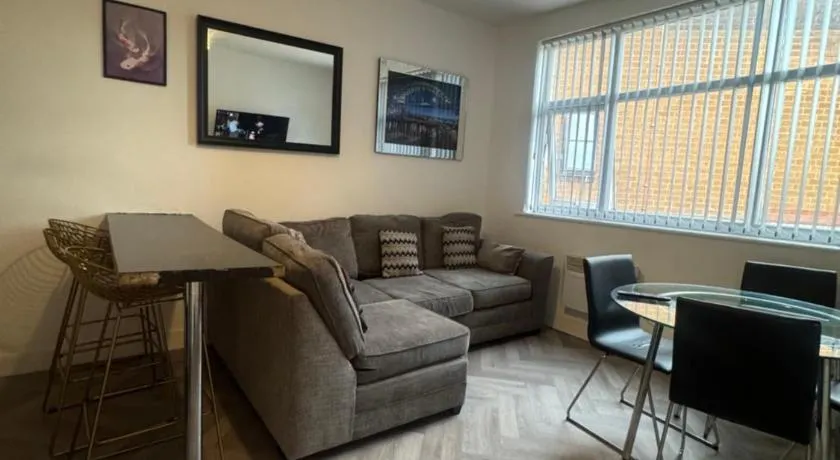 The Bake Apartment - 5 bedroom Large Apartment sleeps up to 16 person - Image 1
