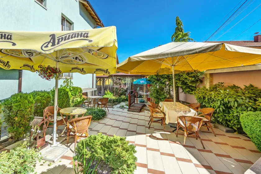 Hotel Darling - Image 1