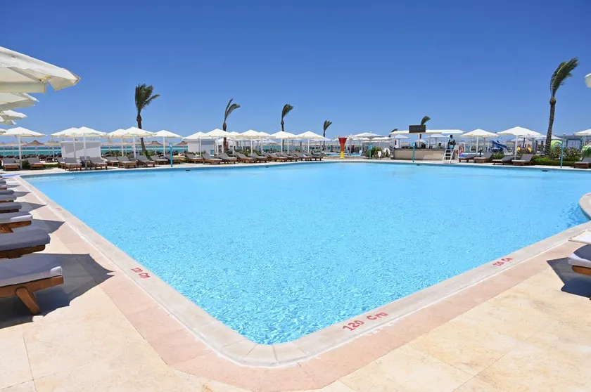 Riviera Aqua Park Resort - Image 1