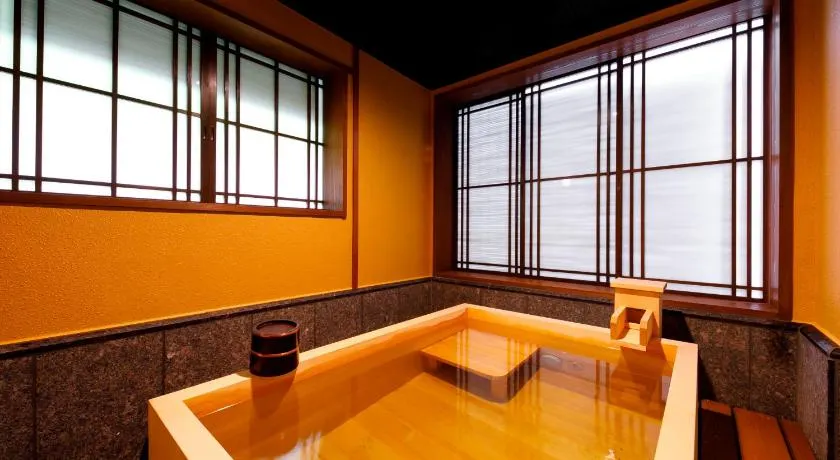 Kanazawa Yuwaku Onsen Kokarian - Image 1