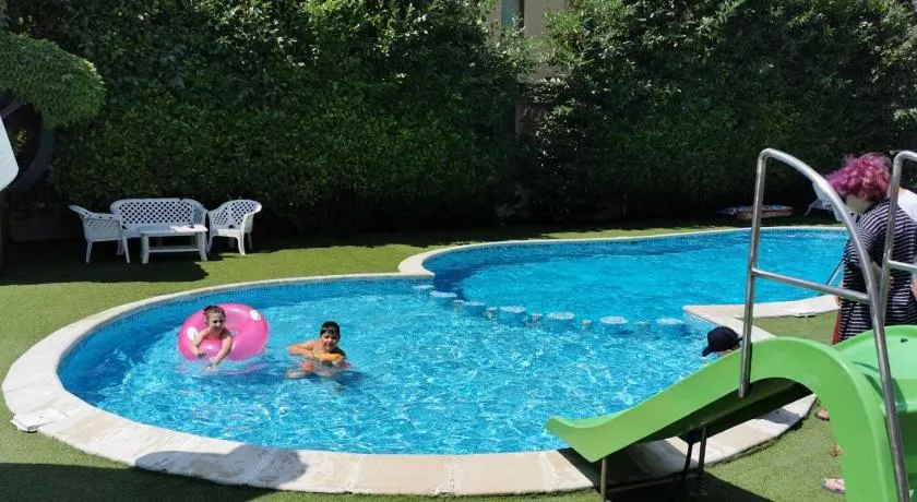 Aparthotel Lucky Family - Image 1