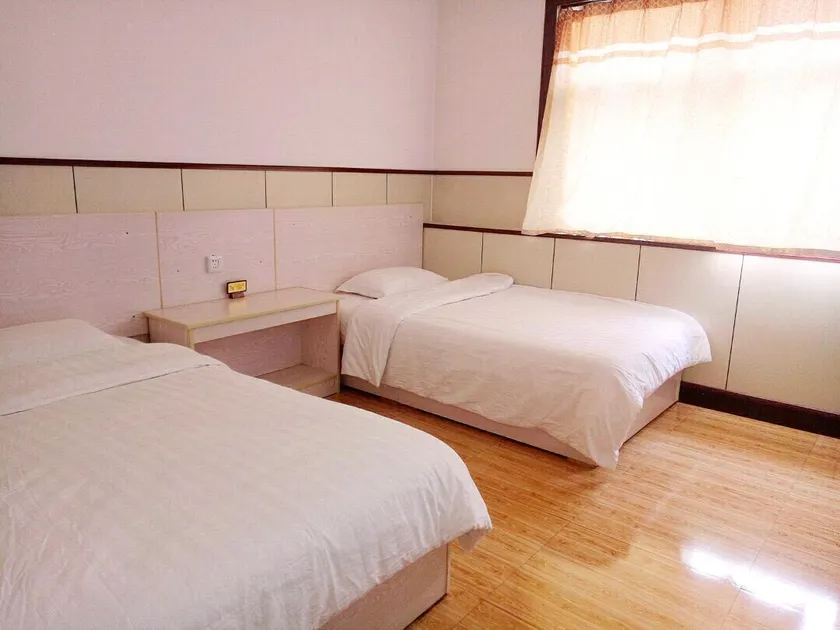 Yunxia Hotel - Image 1