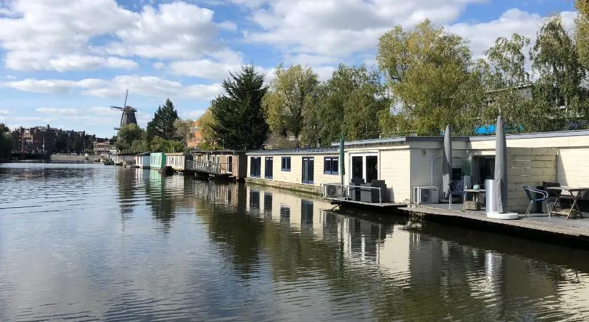 Houseboat Amsterdam - Image 1