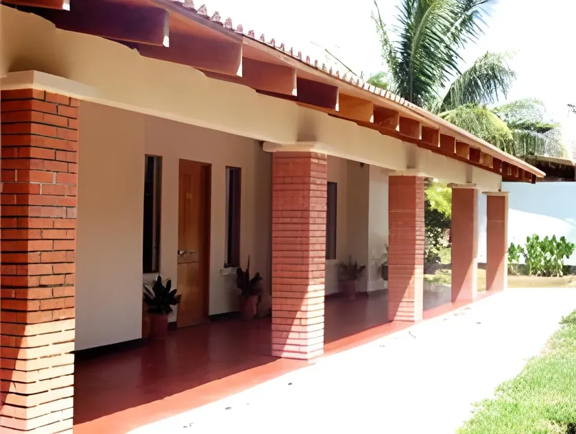 Hotel Las Espuelas, Bar & Restaurant - Image 1