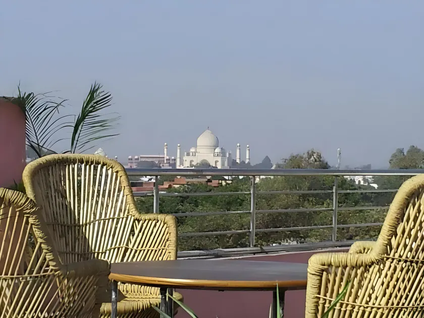 love kush hotel - Image 1