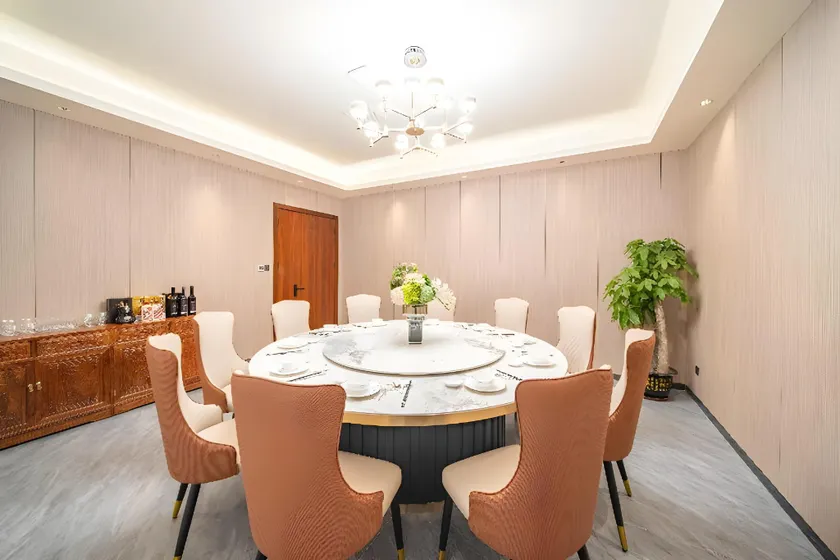 Poltton International Service Apartment Guangzhou South Railway Station - Image 1
