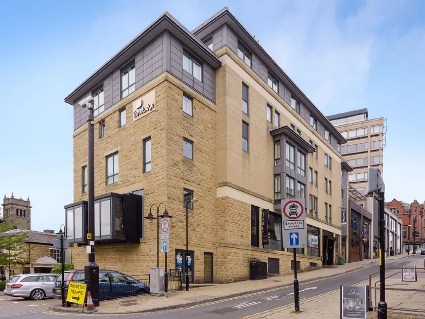 Travelodge Harrogate - Image 1