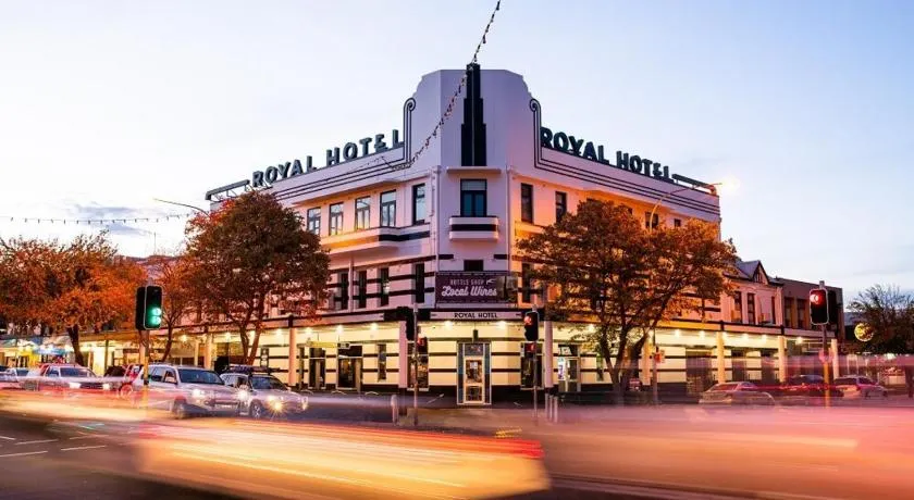 Royal Hotel Orange - Image 1