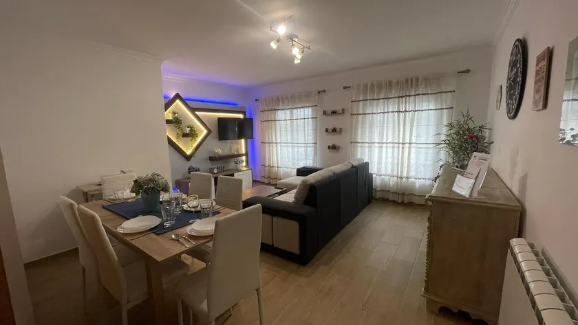 Apartment • 3 Bedrooms • • 20 min Lisbon - Image 1