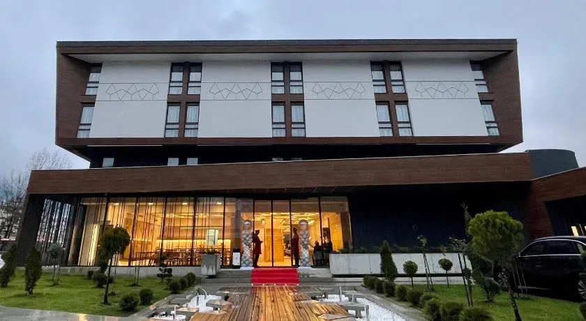 Lipa Hotel - Image 1