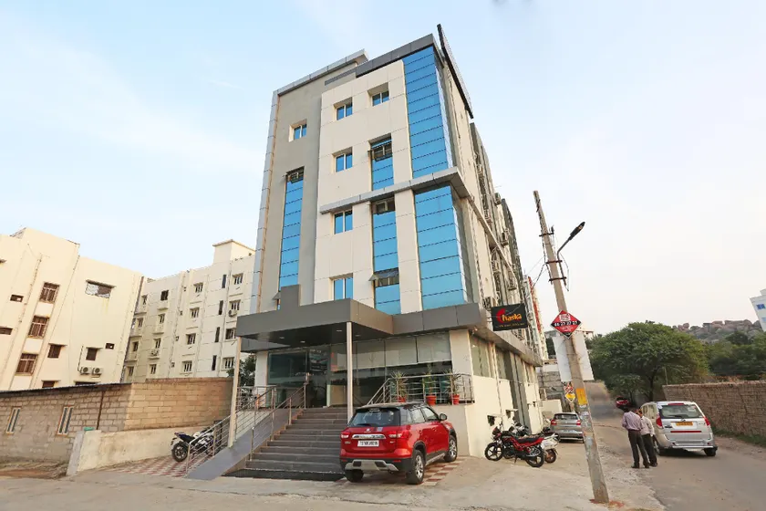 Capital O Hotel Golden Leaves Near Inorbit Mall Cyberabad - Image 1