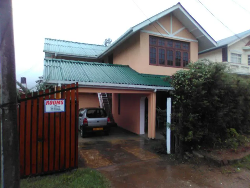 Yoho Paradise Cottage - Image 1