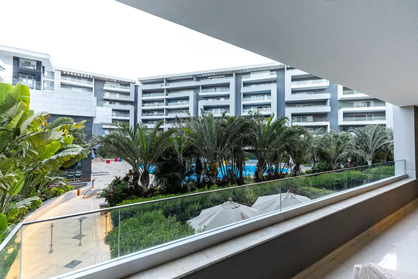 Luxurious Family 5BR Pool View Near Airport! - Image 1