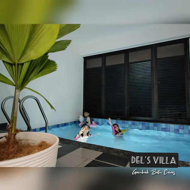 Dels Villa with private pool near UIA Batu Caves Gombak - Image 1
