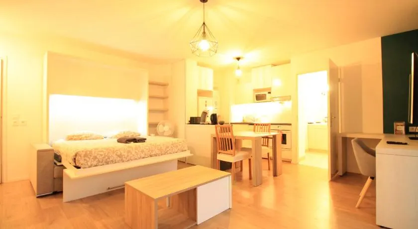 Luxe Neuf - 8mn pied RER C-Paris-Eiffel Tower, Parking Rue Gratuit, Balcon Privé, Matelas Bultex 160x200, Ascenseur, Hôpital d'Arpajon - Image 1