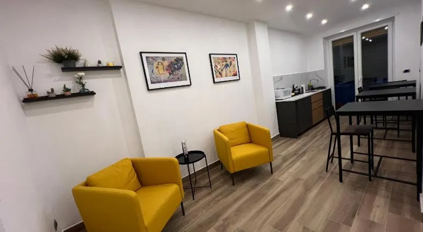Suite 98 - Image 1