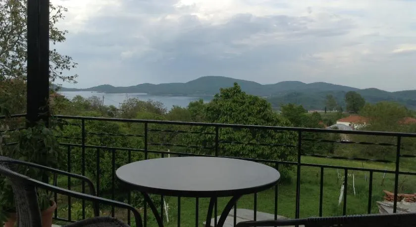 Guesthouse Lamprini - Image 1