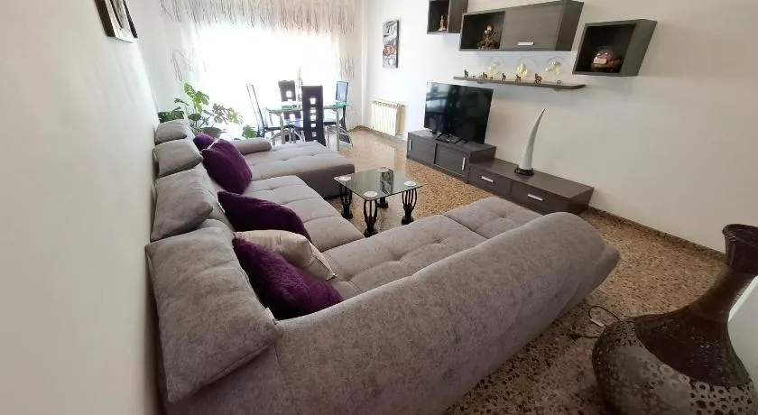 Piso de 3 dormitorios con aire acondicionado y parking - Image 1