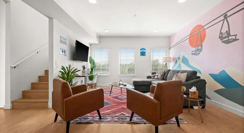 Cozy Ski Lodge 2BR 2BA Rooftop Garage - Image 1