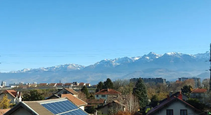 Spacieux T4 vue sur les Alpes - Image 1