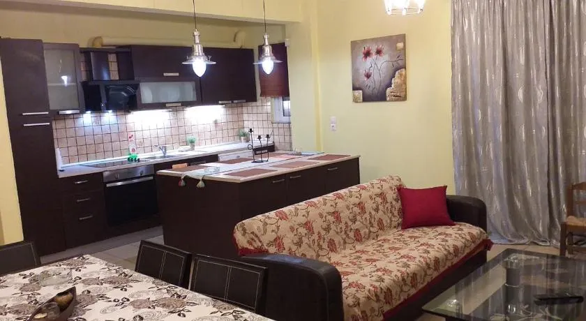 TAKIS HOUSE - Image 1