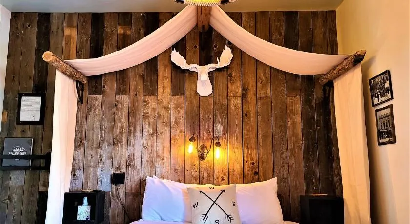 Mrs. Anderson's Lodging - Image 1