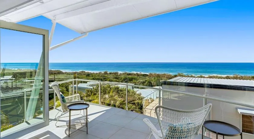 4 18 Peregian Esplanade Peregian Beach QLD 4573 - Image 1