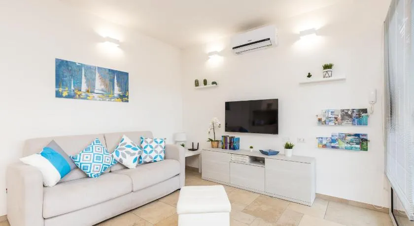 Navarra Beach House - Image 1
