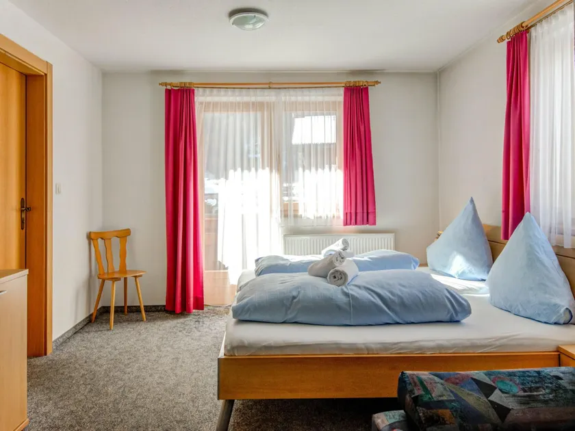 Sunlit Apartment near Ski Area in Längenfeld - Image 1