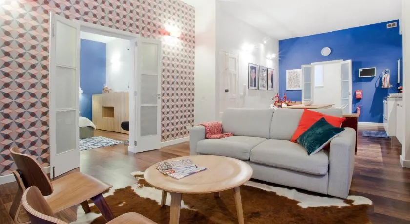 Premium Design Central Suite - Image 1