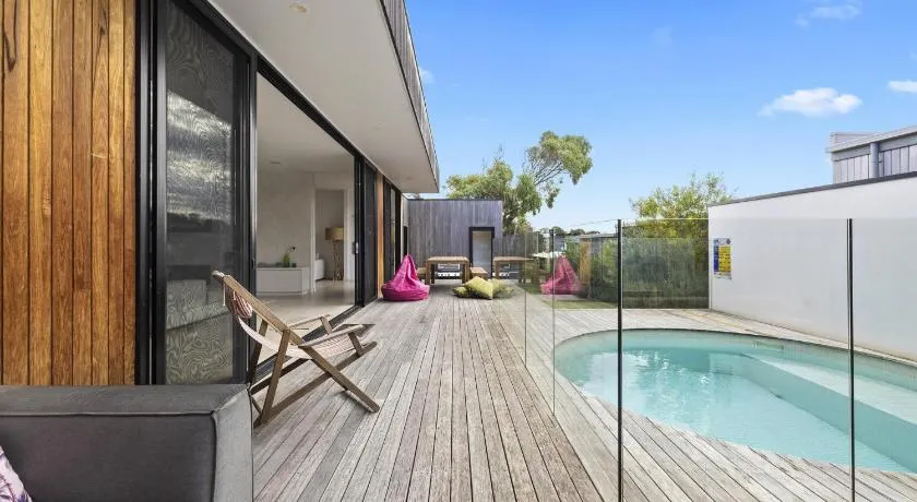 Aqua Luna - Stylish Retreat by Koonya Ocean Beach - Image 1